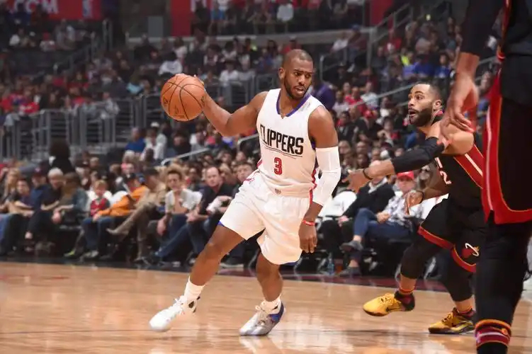 【🏀传奇巨星保罗的新篇章：快船一年约，可能为最后一舞💃】据NBA记者Chri