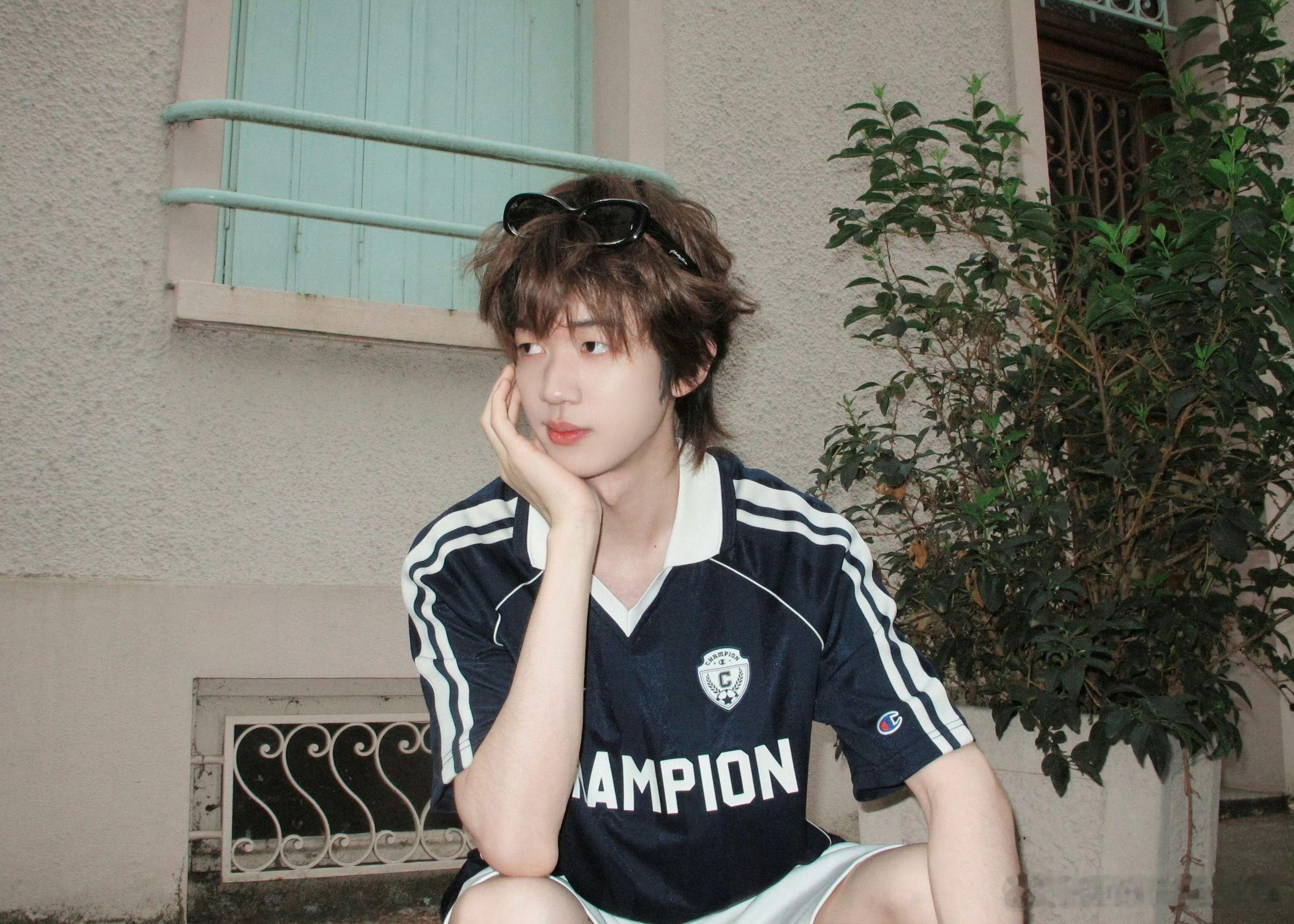 KPL小落搞这么帅什么意思小落今日自拍，大家能给打几分 