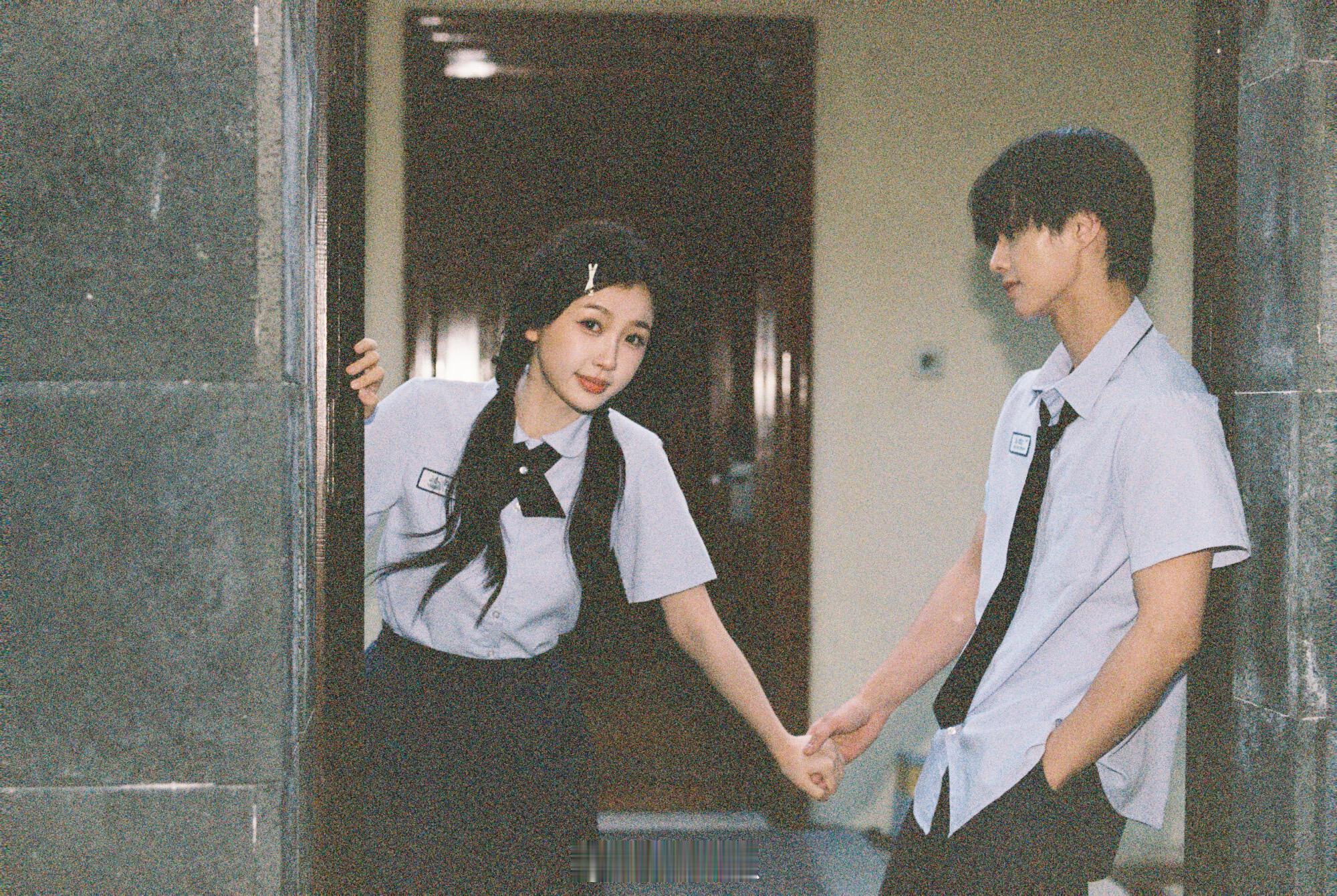 网剧双轨我靠我靠 校服哥妹啊啊啊啊啊啊虞书欣‖何与‖双轨‖姜暮‖靳朝‖ 