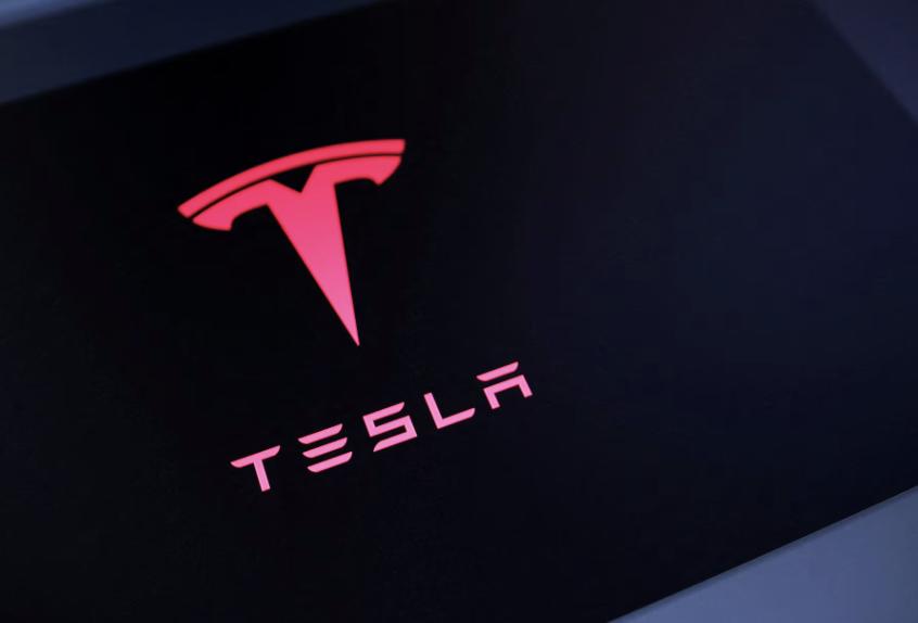 特斯拉市值有望达100万亿美元？马斯克：并非不可能
一些看好特斯拉前景的投资人预