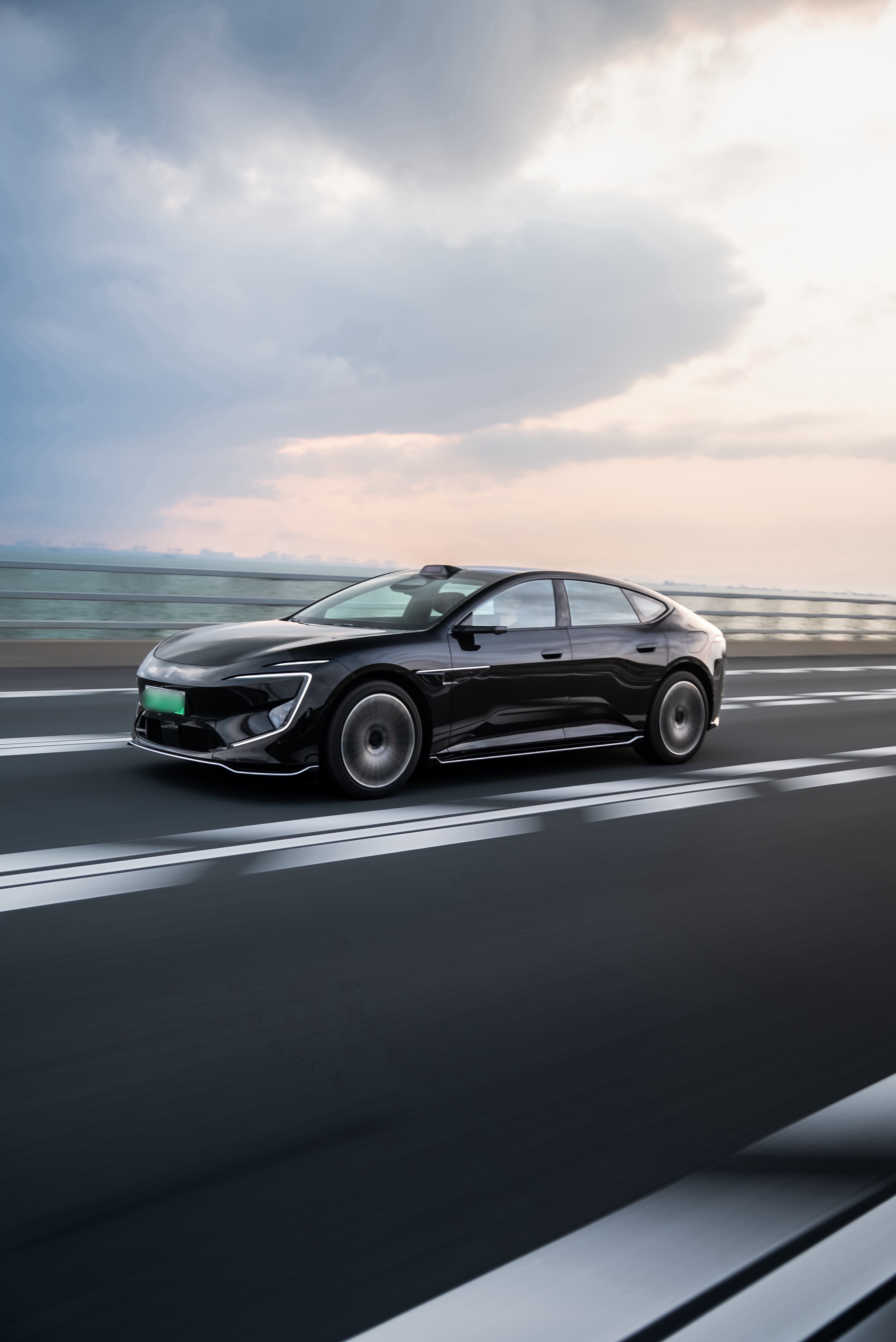 无奖竞猜 AI还是实拍