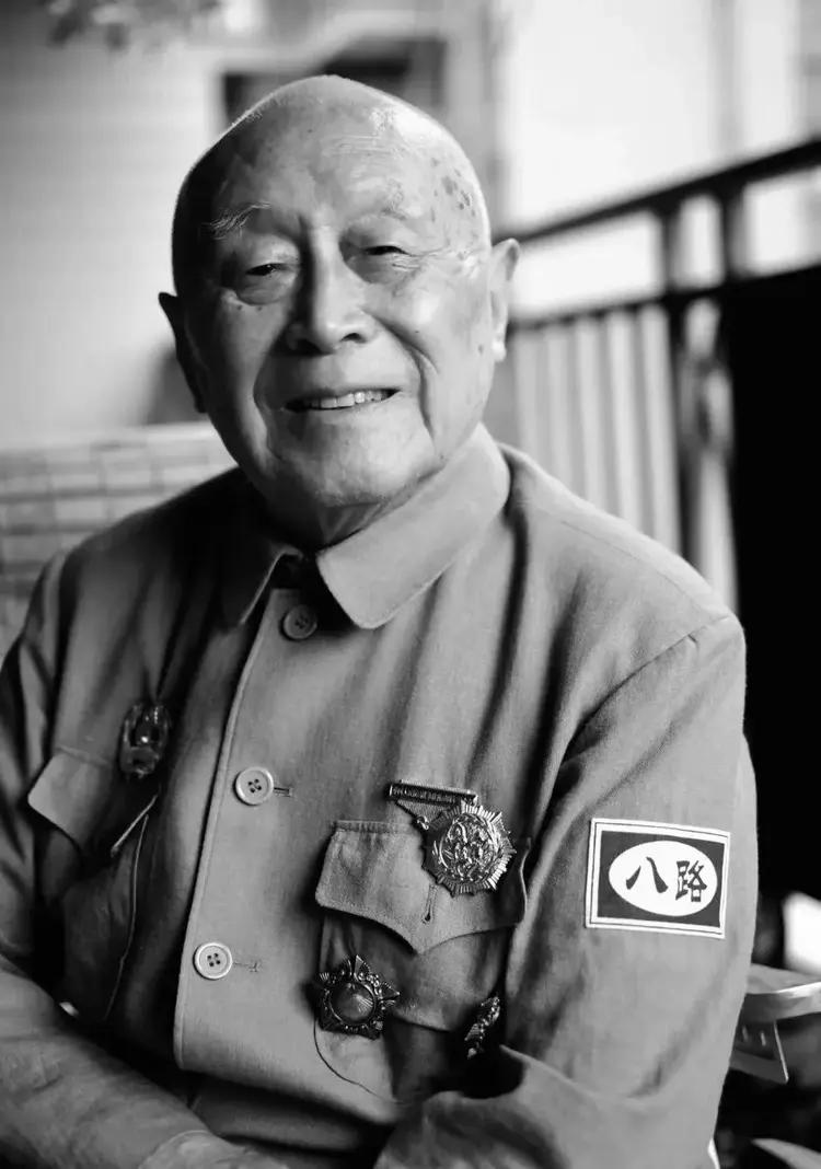 魏克（1920年-2023年5月25日），原名魏兆珽[tǐng]，生于山东济南。