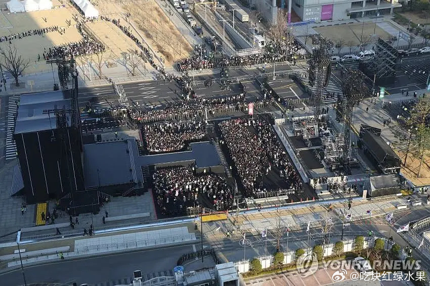 “与泰勒相媲美的防弹少年团表演”金泰亨怒音田柾国开场朴智旻长发