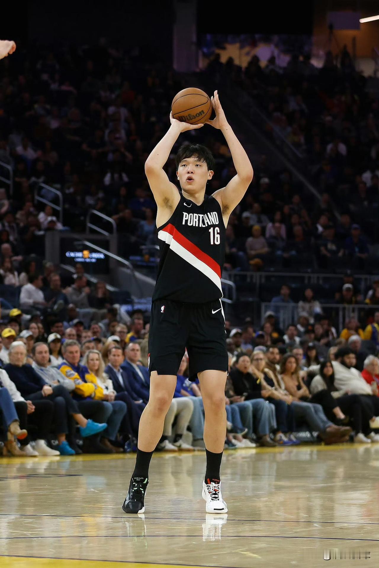 什么水平？杨瀚森打出NBA生涯最佳一战……

——全场出战17分钟
——11投3