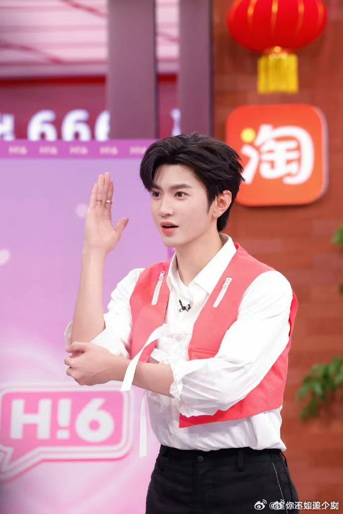 陈哲远 我台词没那么差 急得原地辩解：我的台词真没那么差！谁懂啊！ 