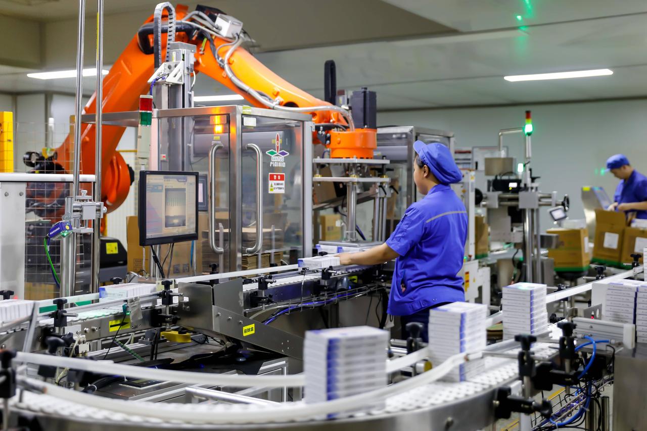 美国财长贝森特终于说了句大实话！很多人以为，中国最大的底牌是稀土。错了！真相是，