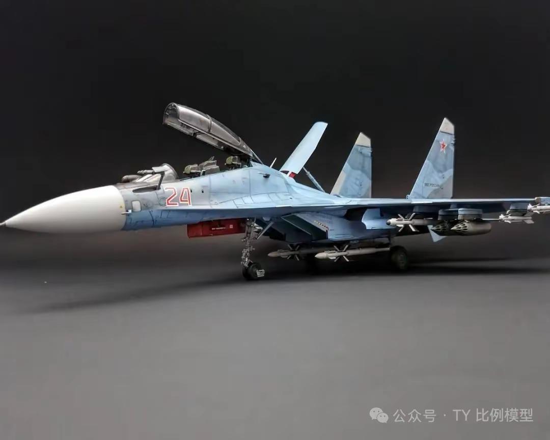 装备中国空军的苏30型远程重型全天候战机1：48精品模型欣赏