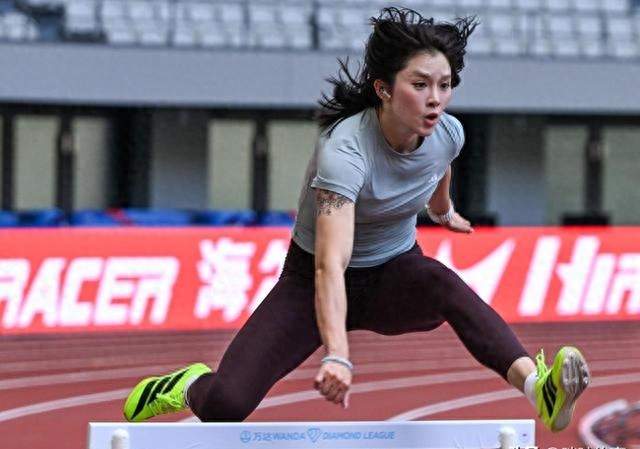 吴艳妮13秒18晋级决赛！雨战名古屋，三年前遗憾今夜能否弥补？