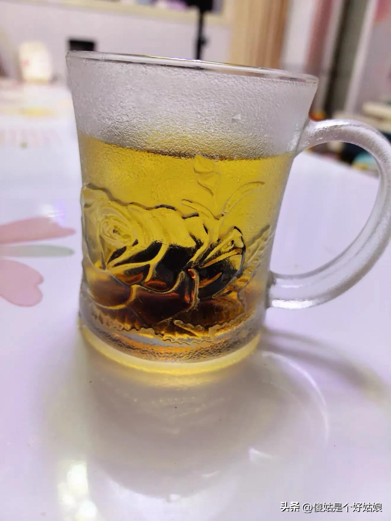 全天下怕是没有比我更傻更蠢的女人，现在终于体会到欲哭无泪是怎样的一种感受


可