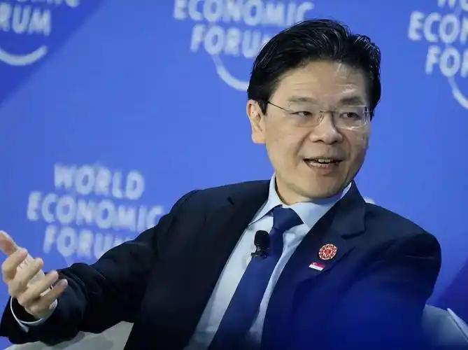 这就叫“回旋镖”扎自己身上了！
黄循财刚想替日本卖惨，劝咱们大度点，结果新加坡网