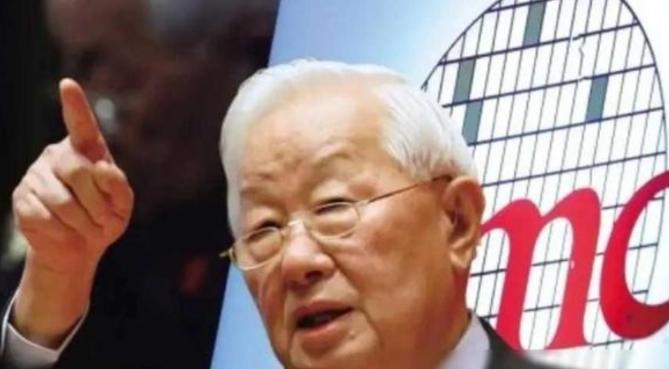 台积电正式向全球宣布，彻底翻脸了？外媒：张忠谋是“老狐狸”

台积电在美国亚利桑
