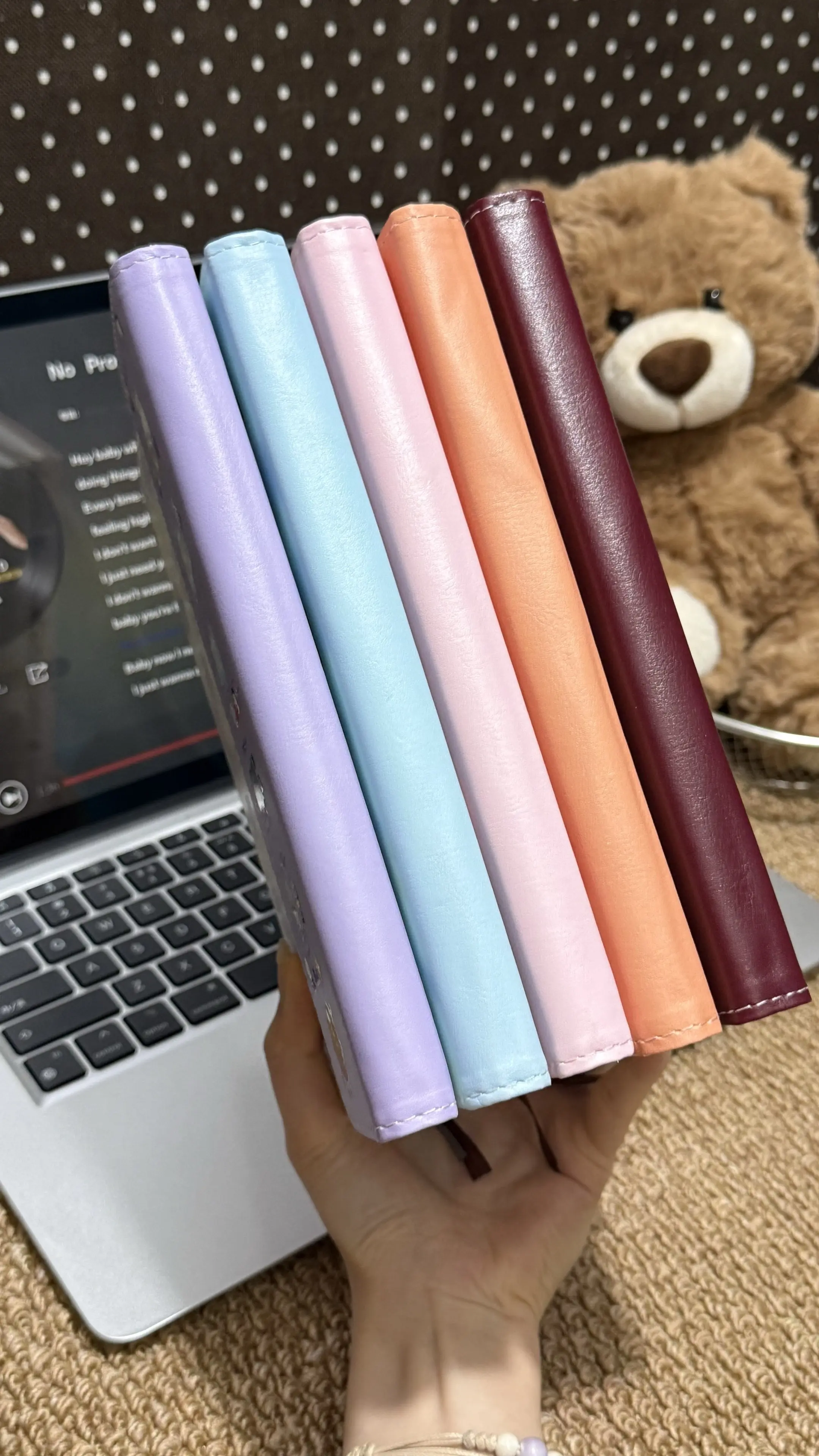 一本对应一个老公的颜色。