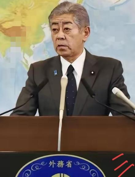 现在知道害怕了，
日本外务省加班加点凌晨对外宣布，“强烈抗议中方禁止向日本
出口