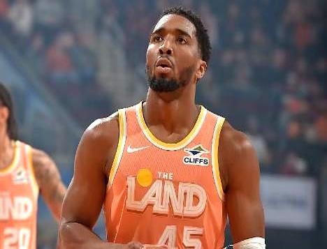 所有人都赌骑士三杀魔术，结果翻了车。
 
3月12日早七点半的东部卡位战，两边都