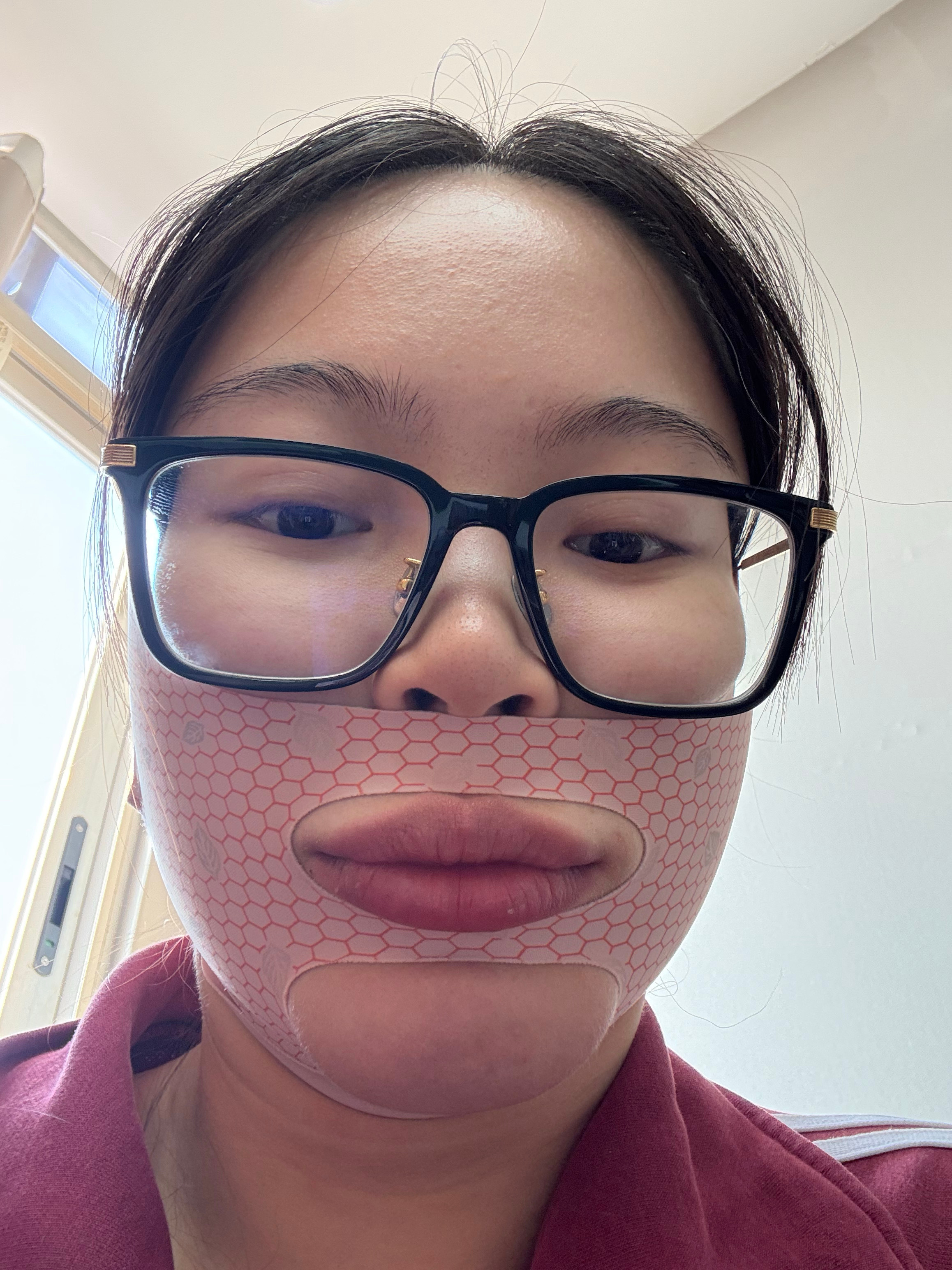 我最近拍视频的时候想夹一下的，但是我发现根本没有招。夹不起来一点。刻意的去夹，结