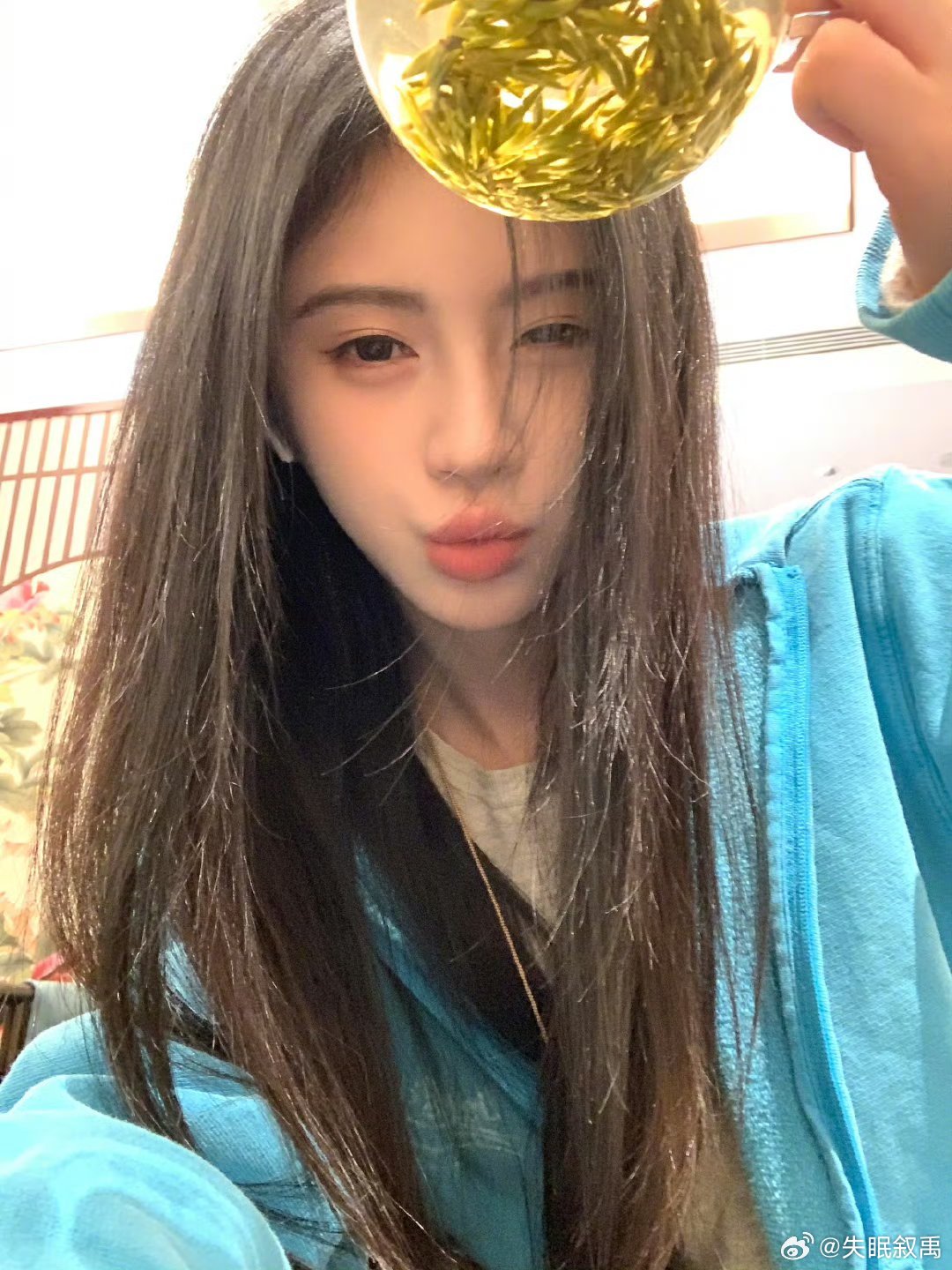 鞠婧祎化淡妆浓妆是惊艳，淡妆是惊艳plus，这张脸真的是女娲毕设级别的，服了！ 