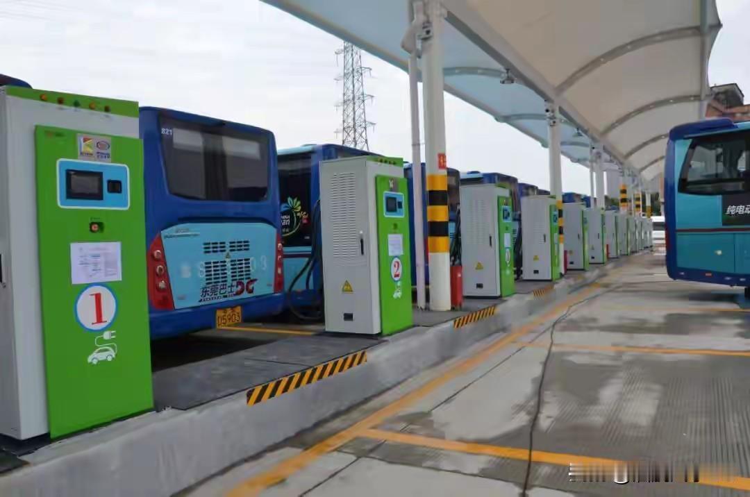 672辆纯电公交车趴窝，东莞索赔数亿，公共交通安全敲响警钟！
 
4.31亿的真