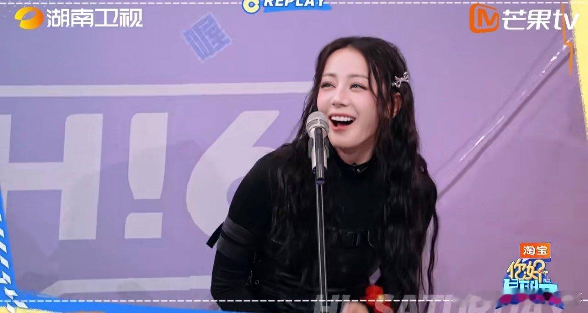 热巴的“喔”式输出太绝了！唱歌游戏里独自扛下所有高音“喔”，一边鼓着腮帮吹气球一