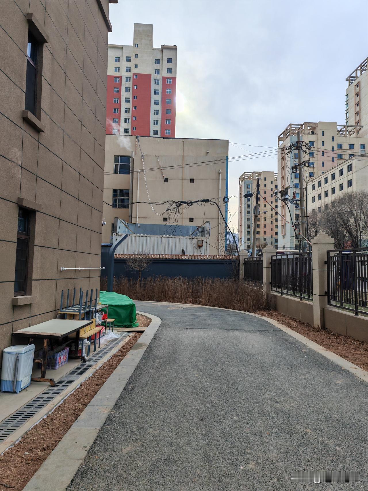 今年冬天的不同我感觉今年冬天最大的不同就是雨雪比较少