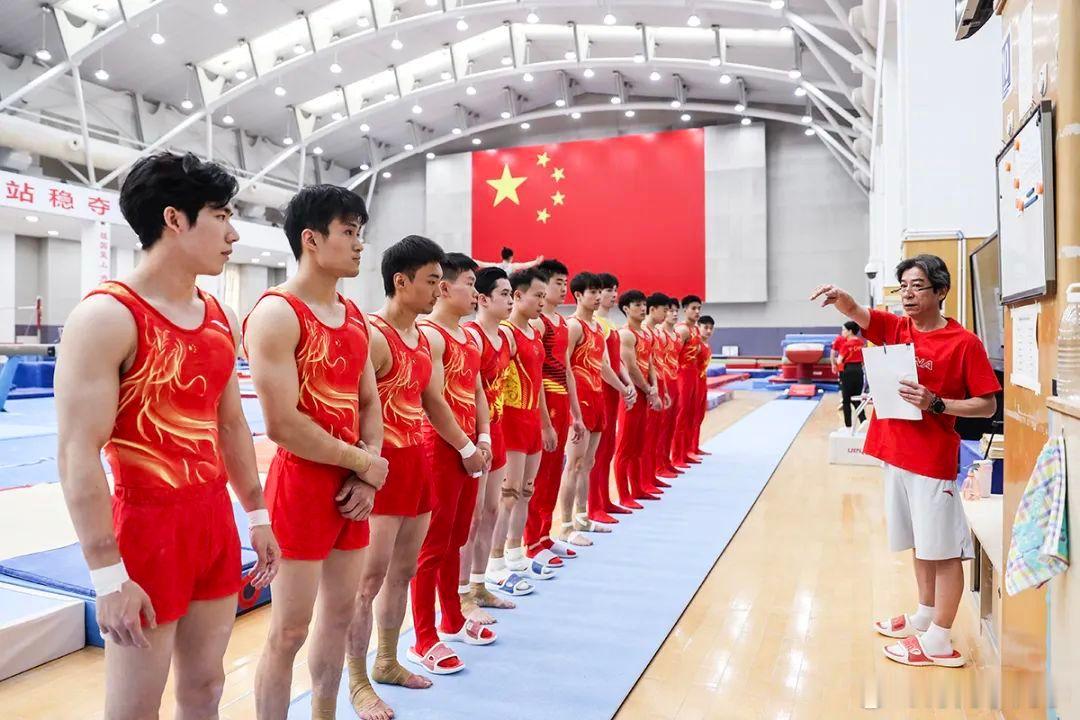 为了选拔出10月在印尼雅加达举行的世界体操锦标赛参赛阵容，8月9日，国家男子体操