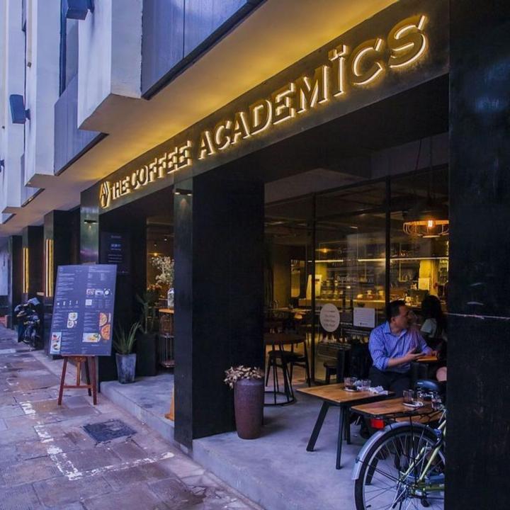 一个成都朋友，专程去上海停留7天，亲身感受过后，再对比成都，两座城市的差异真的感