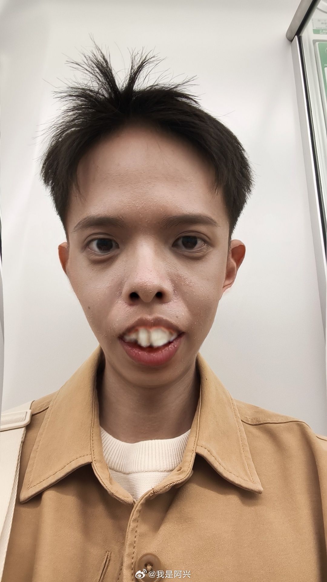 昨天看到的，这个侧面看着很帅，结果一看正面，我…… 