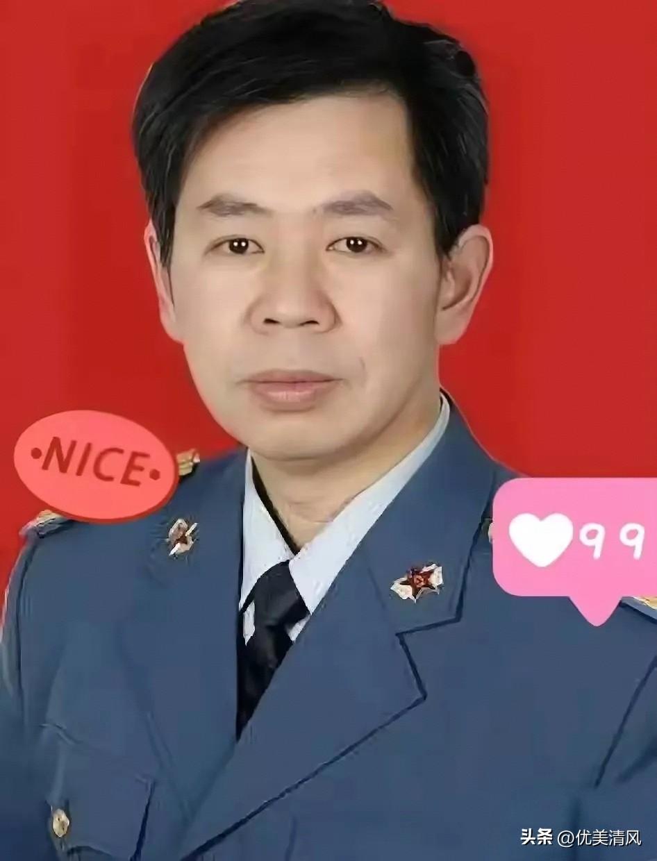 戴旭的“亮剑论”，戳中了中国国防最该警惕的那根刺。航母、五代机、远程导弹——我们