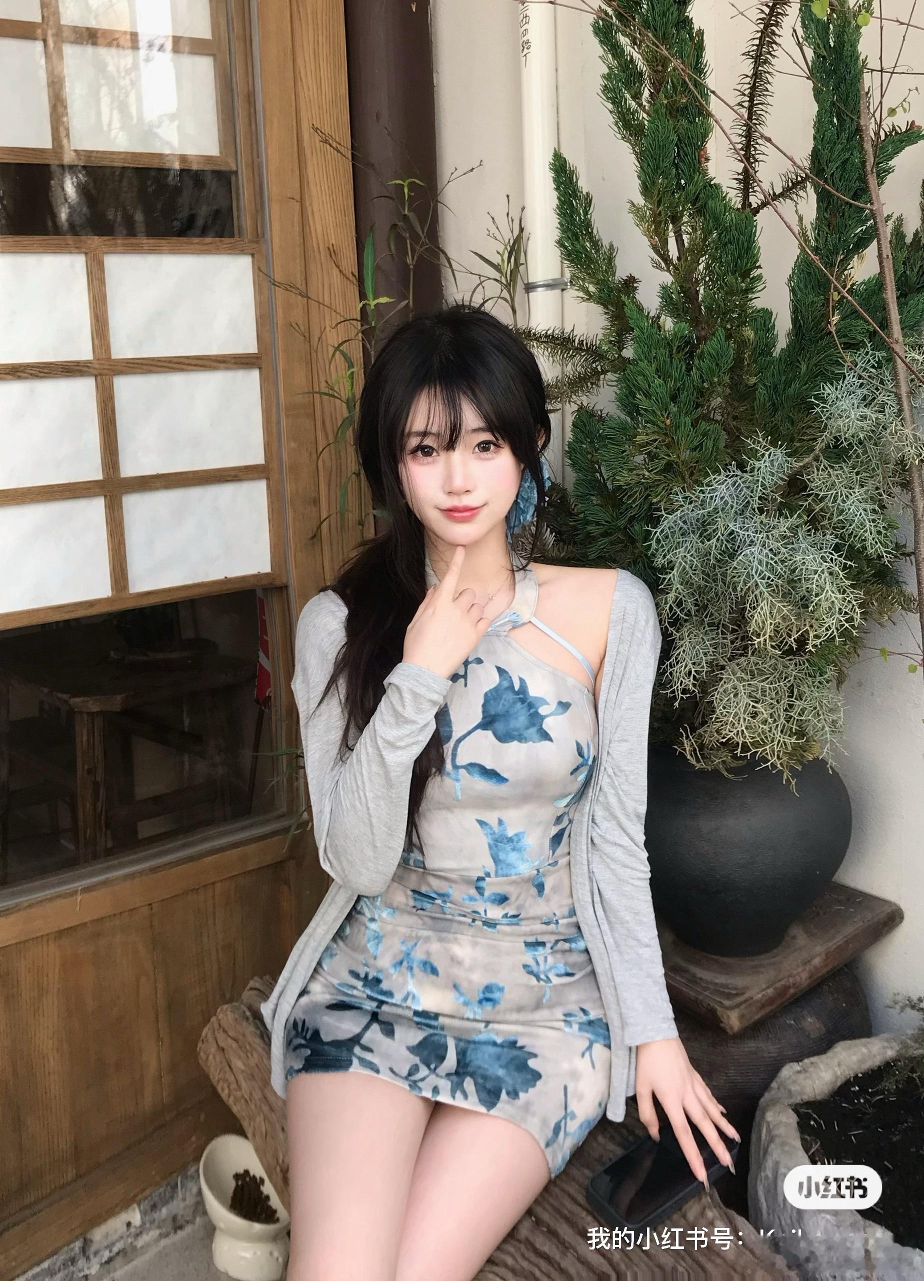 亭亭常青树今天的人设是柔美江南女子 