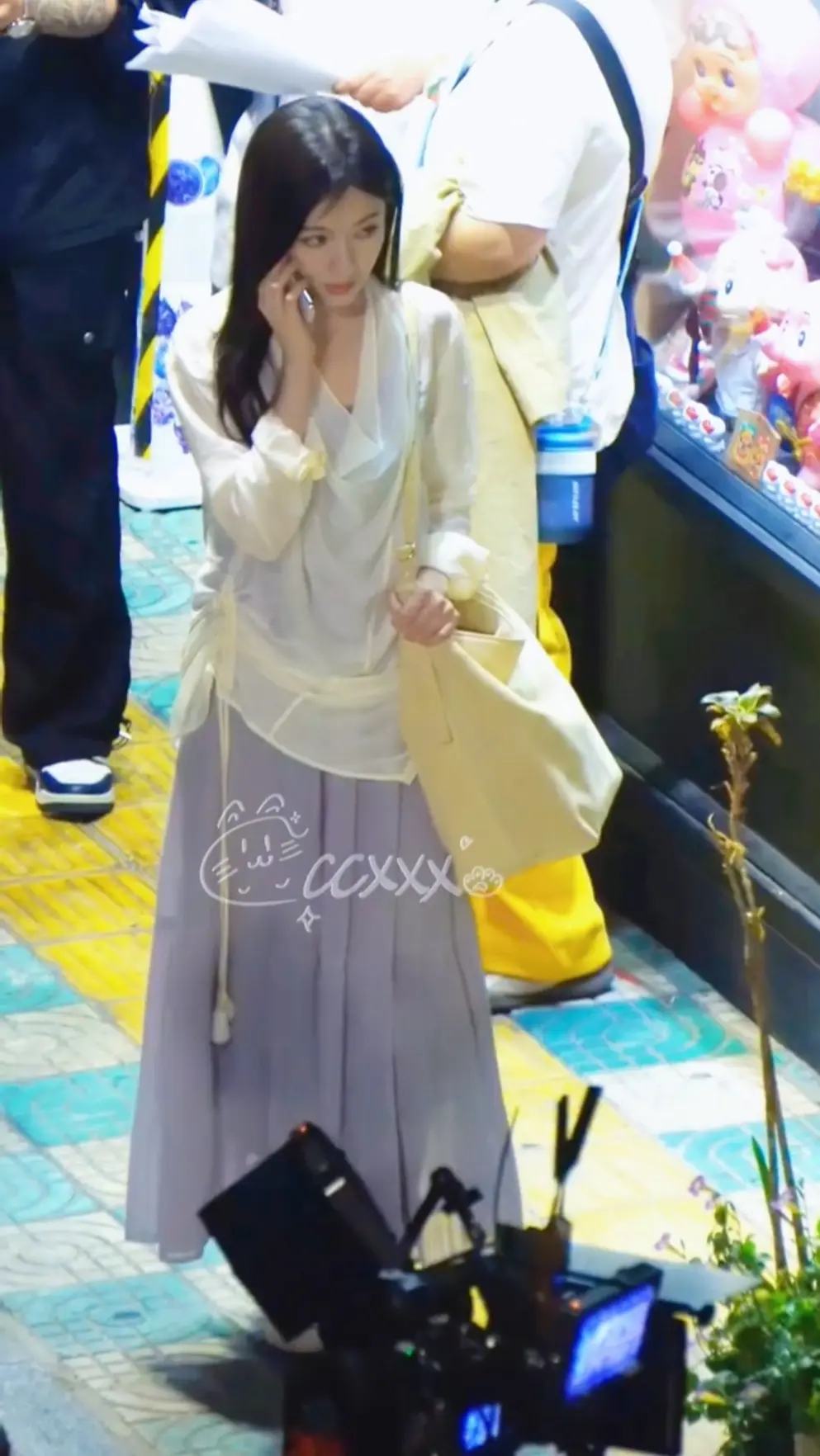 氛围感拿捏😍这么看这衣服还挺好看的