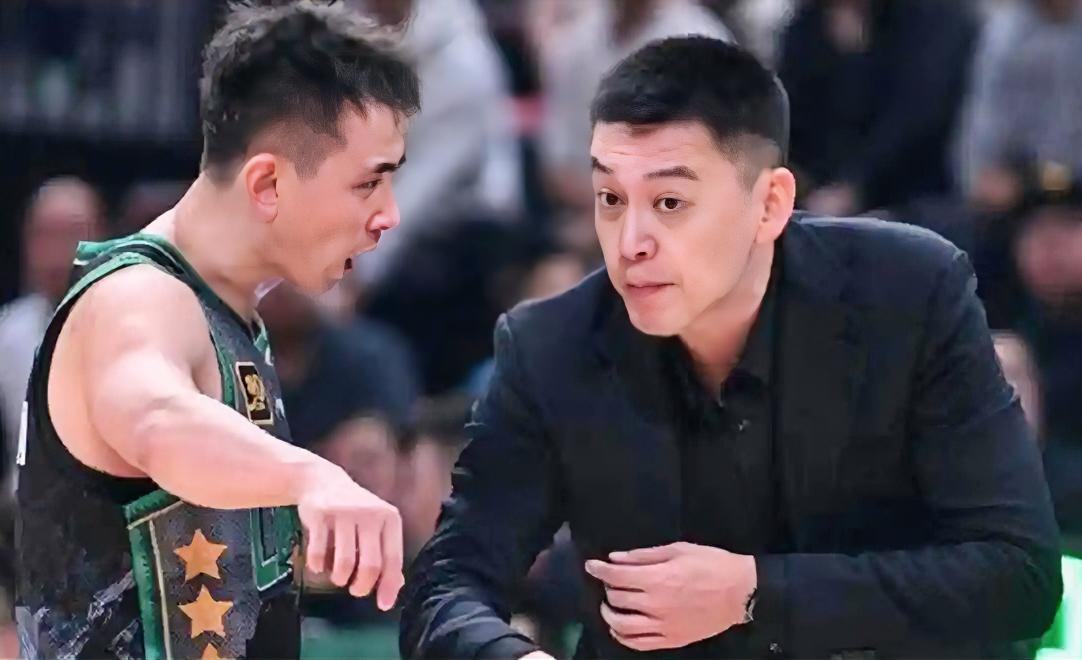 杨鸣：这辽宁逆转山西，季后赛妥妥的了，那这个锅我铁背啦？？？
赵继伟：要是你在，