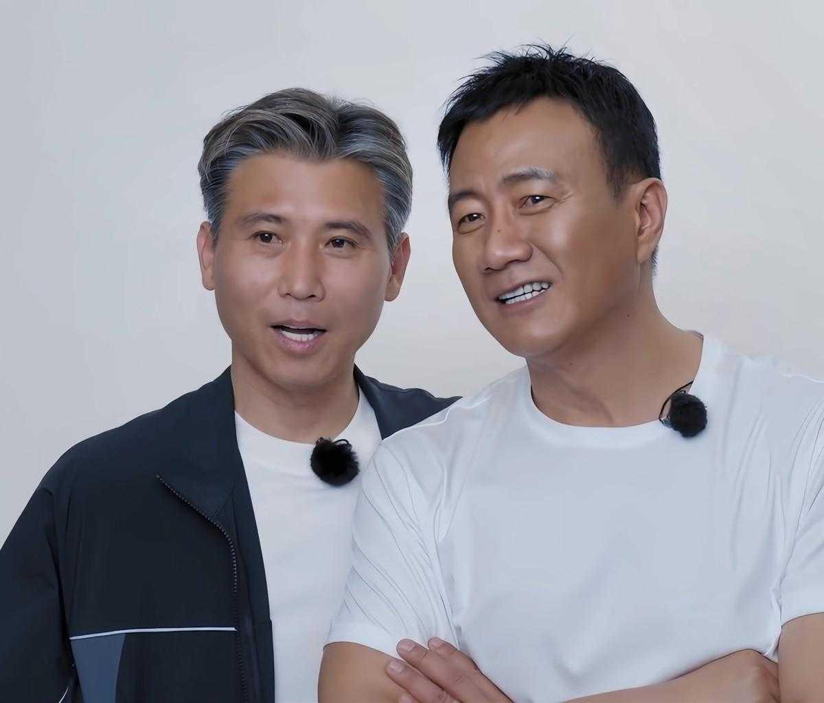  胡军诠释高级炫富，骨子里的边界感最难得
看了胡军才明白，最高级的炫富，从不是名