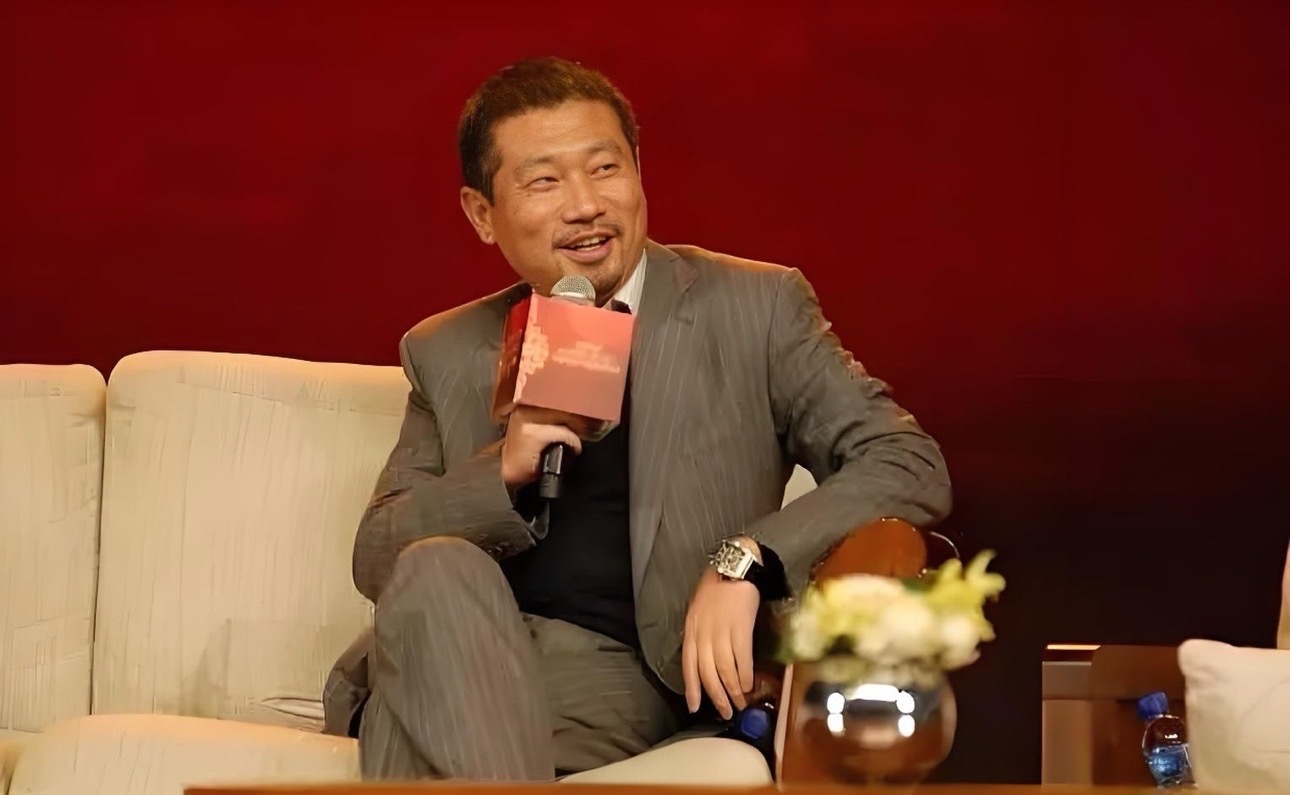 再次一战封神→葛卫东看看兆易创新吧，今天又涨停了，股价成功站稳700元，再创历史