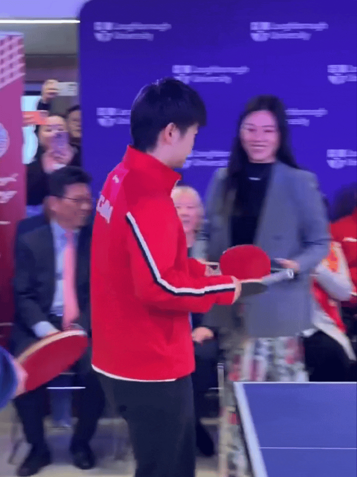 :这是昨天一单两分很厉害的world No. 1小莎莎 
