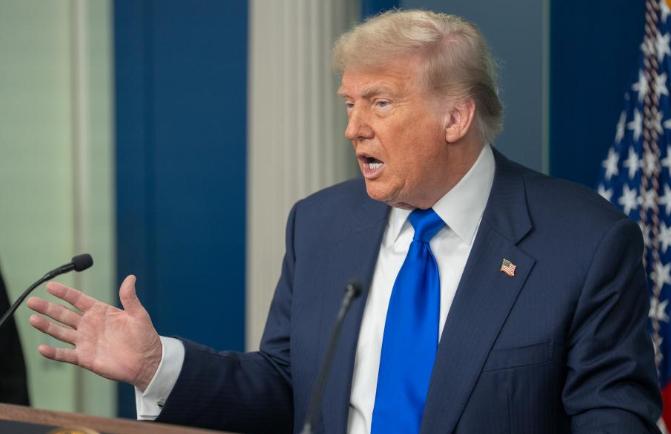 美国几位在世前总统做梦也没想到，美国出了个特朗普之后，他们竟活成了特朗普的“靶子