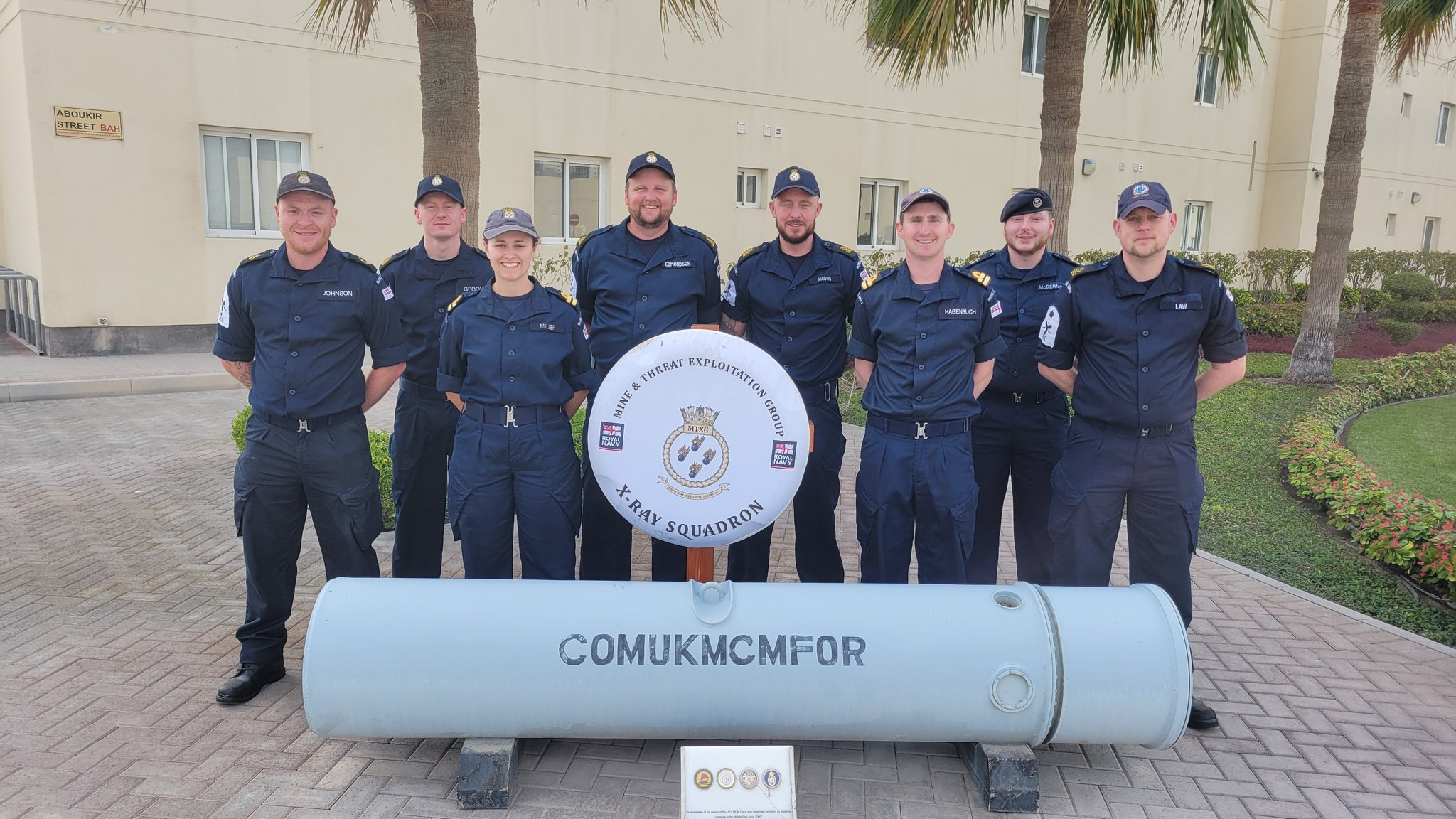 🔻英国也不是没派人。🔻《每日电讯报》获悉，英国在中东只有一支八人水兵小队能够