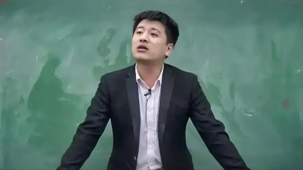 张雪峰说得没错，普通人想要靠读书改变命运，就得把现实放在第一位去考虑，梦想如阳春