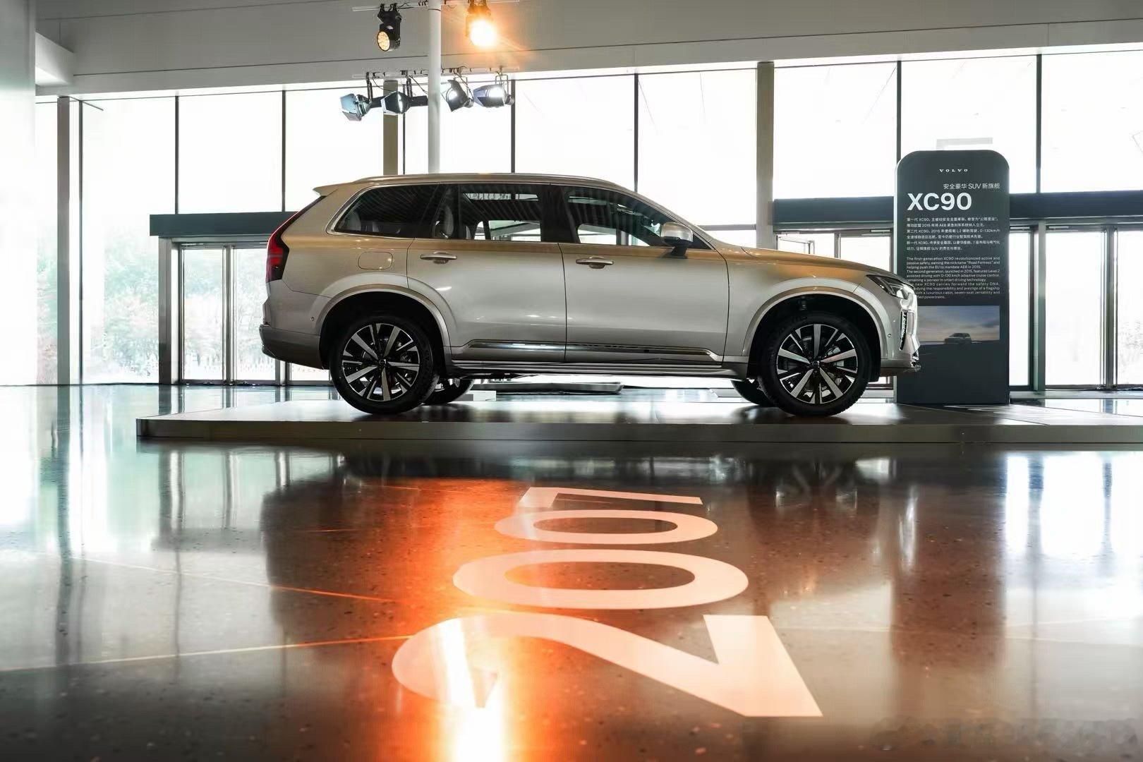 九十九载，凝成此刻一部沃尔沃半部安全史安全无终点，探索无止境共同赴约 见证沃尔沃