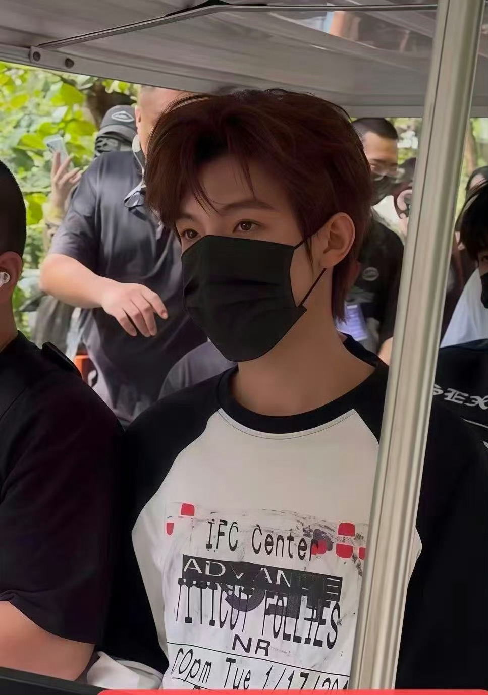 张泽禹三亚路透张泽禹眉眼 张泽禹眉眼 