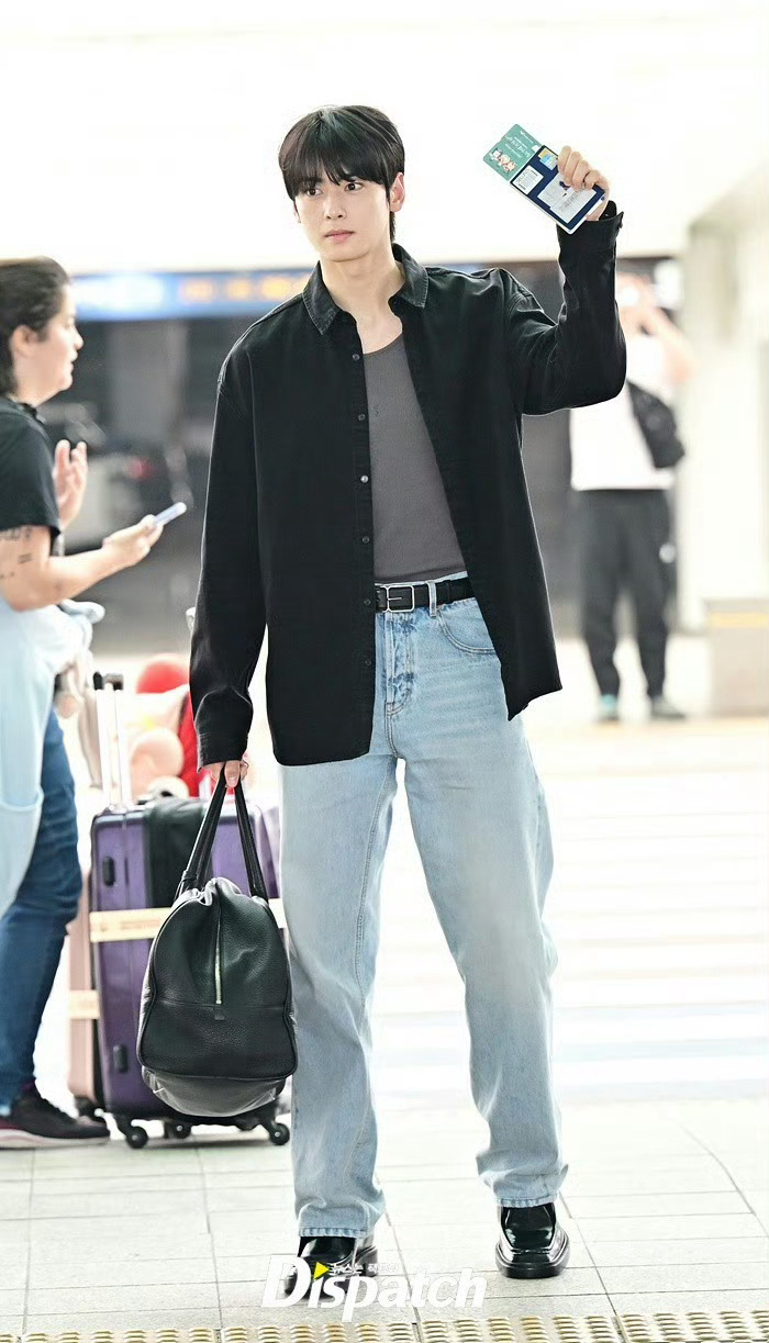 车银优 巴黎男装周 YSL男装大秀机场出发 ✈️ ​​​