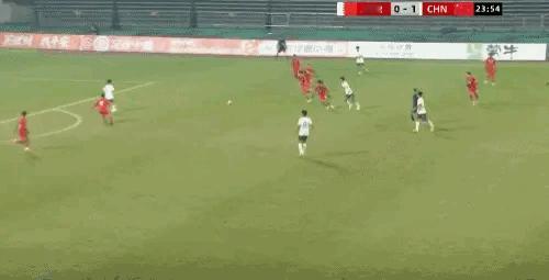 27分钟 小帅梅开二度 万项破门  国少3-0领先巴林！