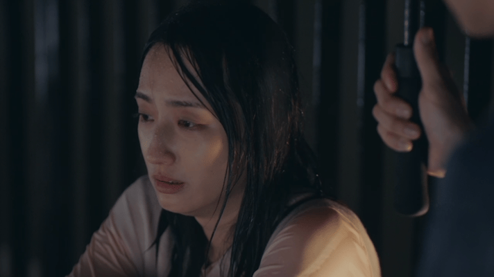 #柯佳嬿哭戏破碎感# 柯佳嬿哭戏哭出了一种顶级白月光的氛围感，这张脸啊，确实牛！