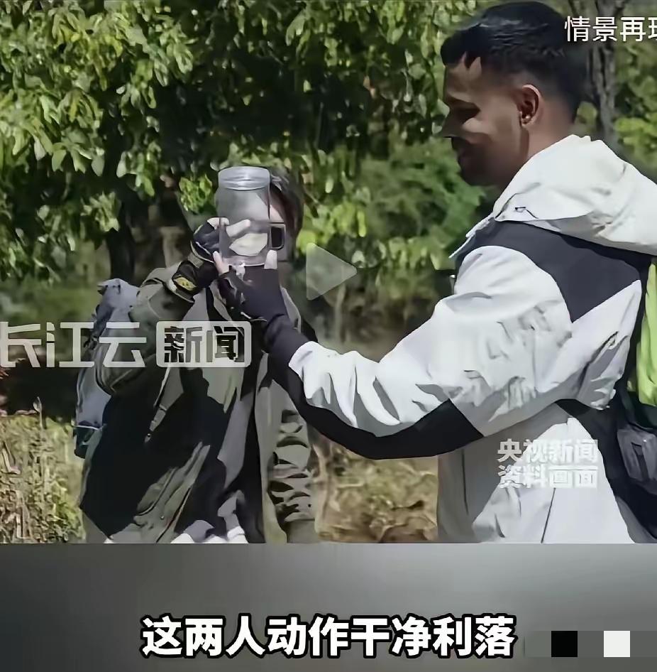 “立了大功”！武汉，一钓鱼佬郊外野钓，嫌2个老外一直在旁边吵，害他钓不到鱼，于是