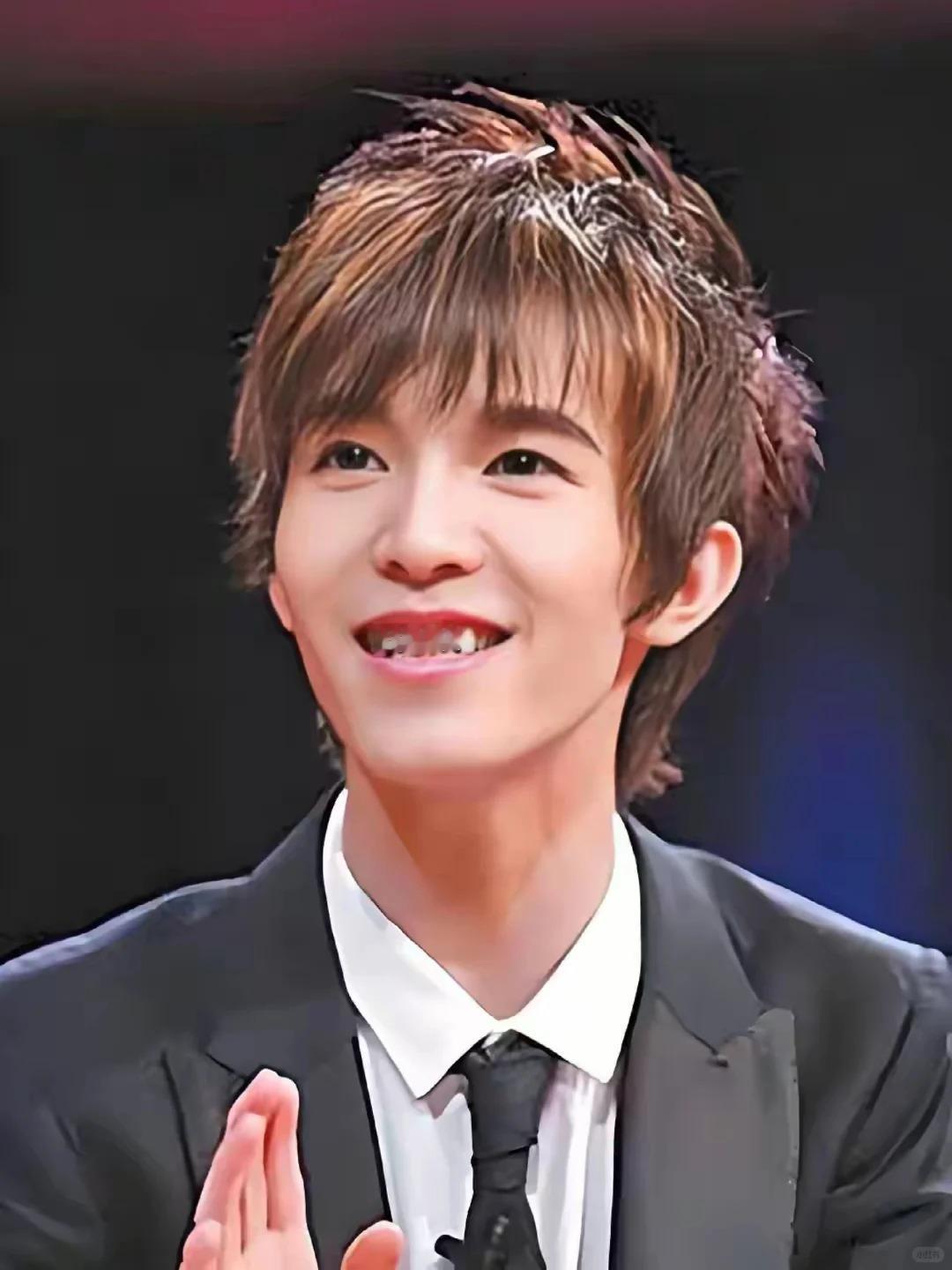 承认吧李诚儒你还是忘不了郭敬明 当年郭敬明说这句话的时候李诚儒一脸不服。六年过去