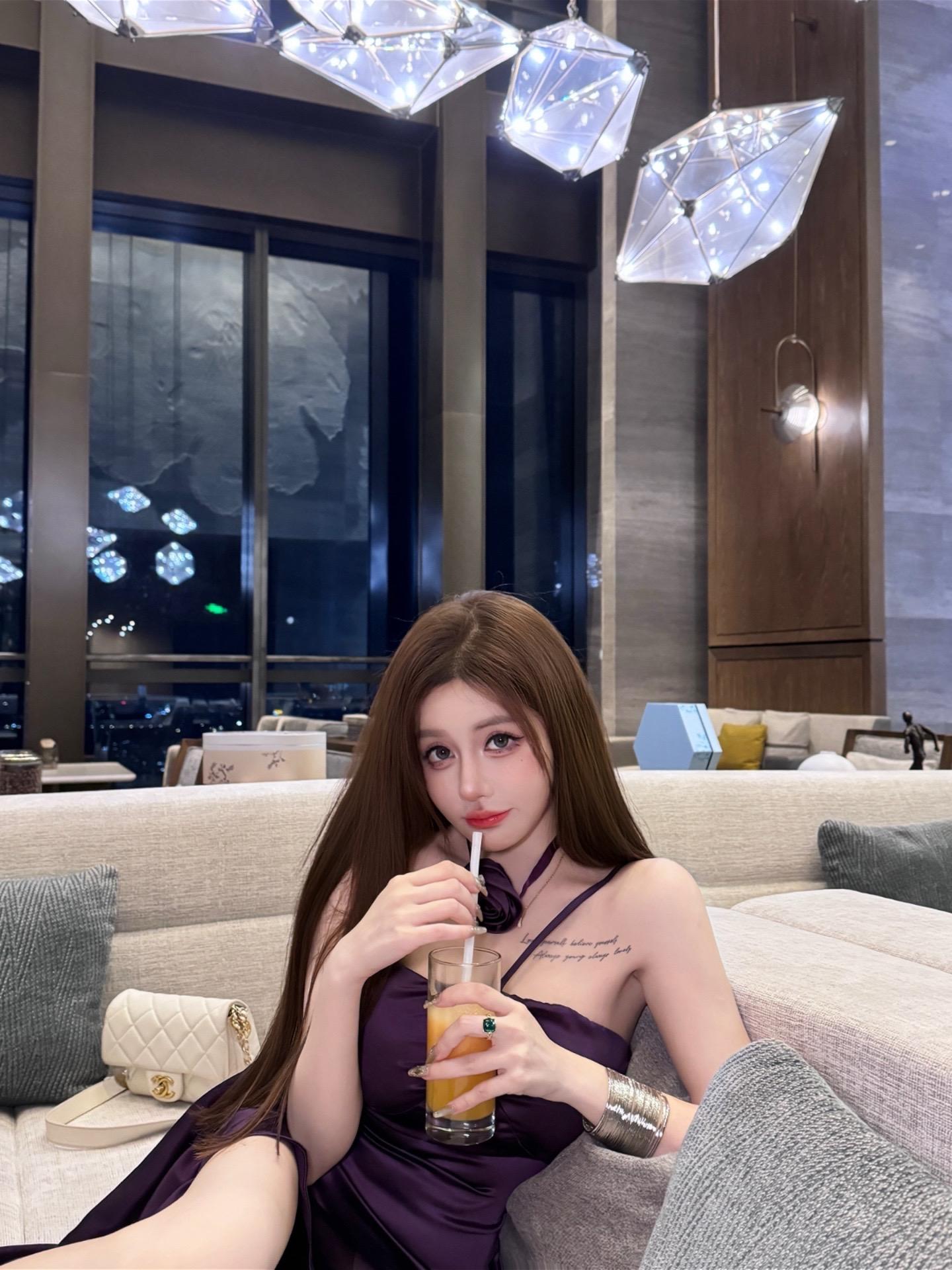 你漂亮的眼睛应该流幸福的眼泪