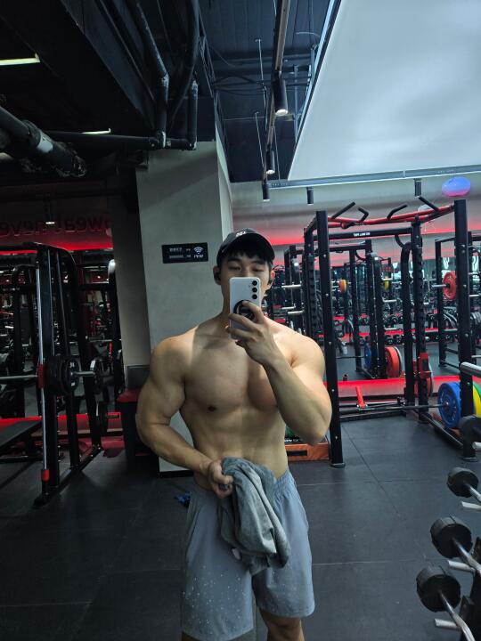 减一个月了终于瘦2斤