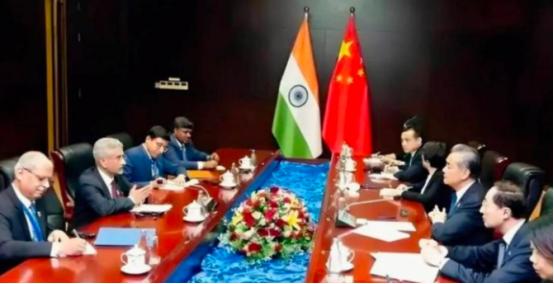 印度官员企业主扎堆来华疯狂求建厂！曾狠搞去中国化如今产业链崩塌急抱中国大腿，中企