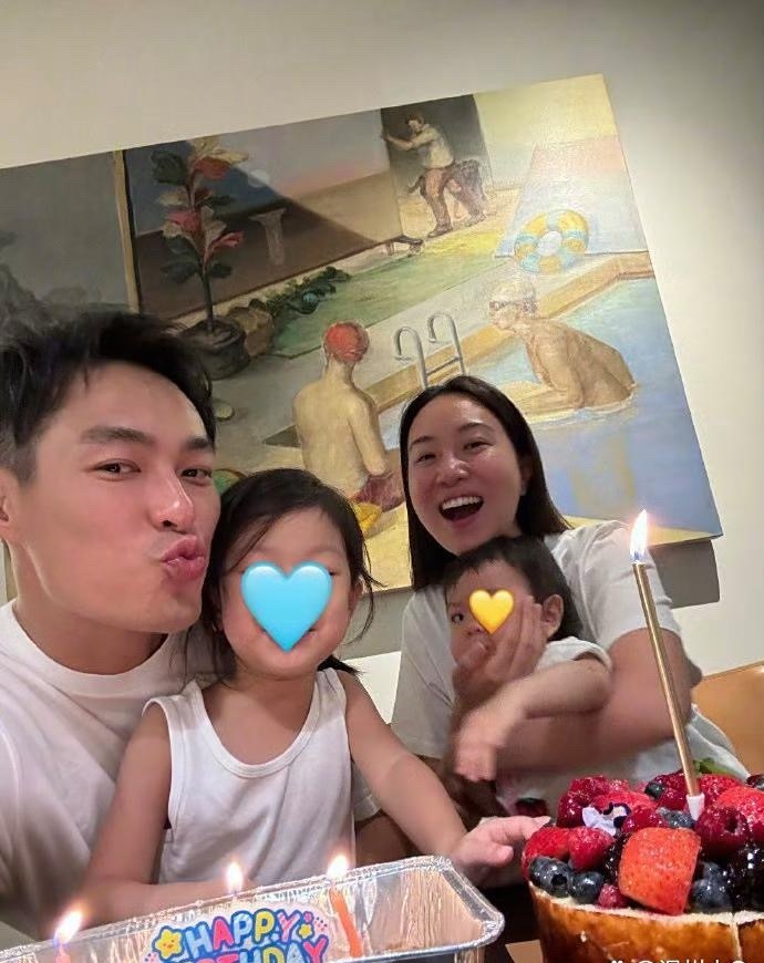看出来了杨祐宁夫妻俩是真的喜欢孩子，关键是感觉他俩带孩子又轻松又欢乐，一点不累呢