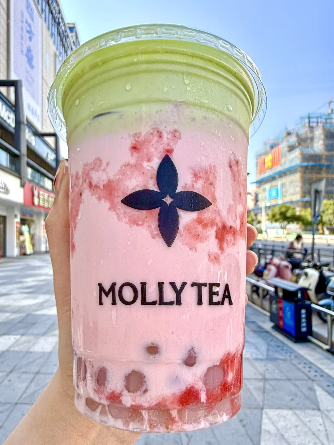 茉莉奶白这杯是有高人指点吧。。。🍓