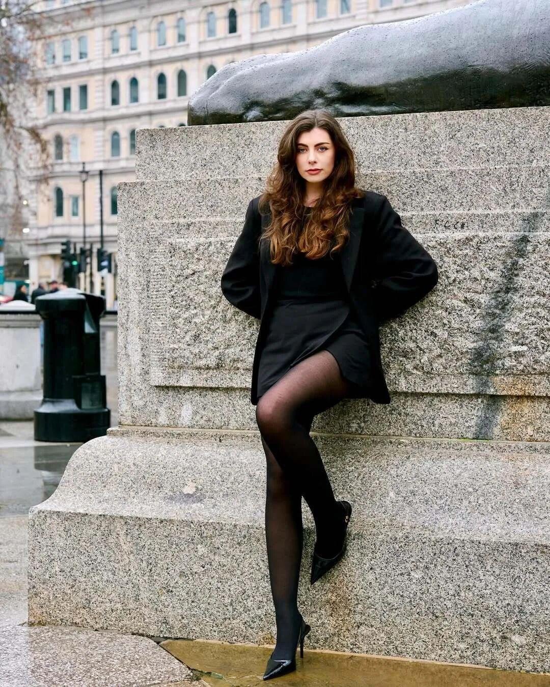 英伦气质模特的春季穿搭有哪个美女是让你一见钟情的