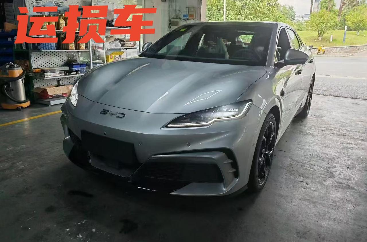 比亚迪海豹06GT指导价153900元26款 620热浪Plus版，运损新车后部